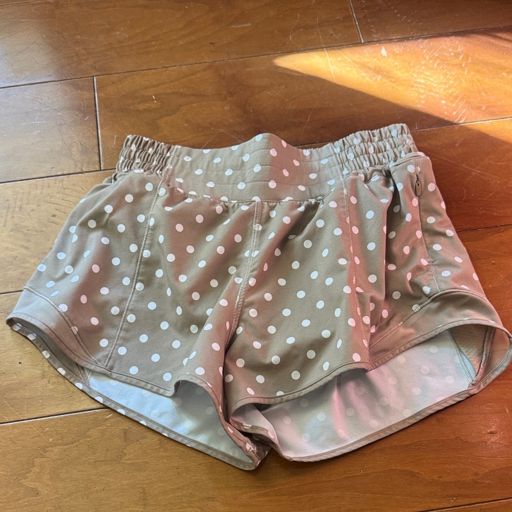 Lululemon Hotty Hot high rise 2.5”